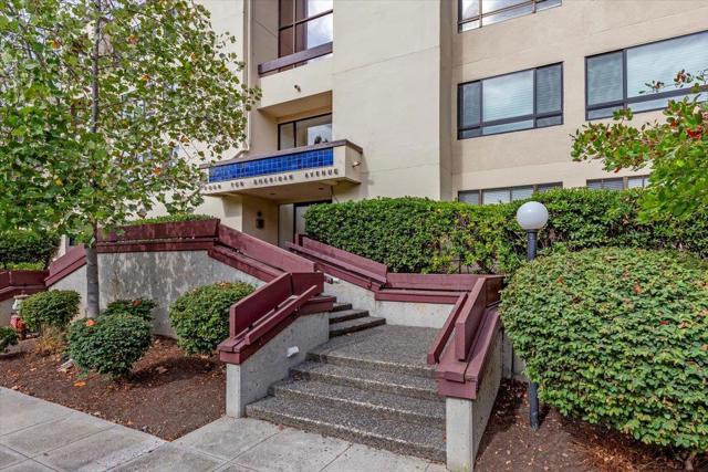 410 Sheridan Avenue, Palo Alto CA: https://media.crmls.org/mediaz/a5bbccbd-c8bd-4dd3-bf8c-5aae2706cf93.jpg