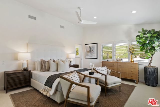 1305 Duende Lane, Pacific Palisades CA: https://media.crmls.org/mediaz/a5bc5ade-879f-4276-b1f4-8d3b12531682.jpg