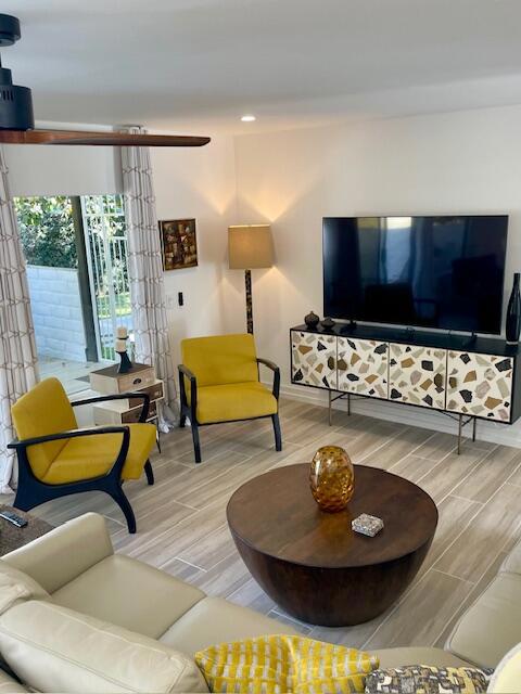 1730 Capri Circle, Palm Springs CA: https://media.crmls.org/mediaz/a5bcb9a3-1c5a-4286-a6b3-eeb043977329.jpg