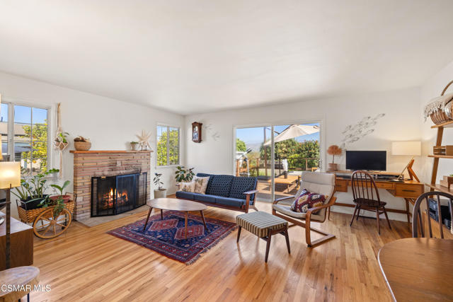 60 Grandview Circle, Camarillo CA: https://media.crmls.org/mediaz/a5bd59b7-3b15-4835-969f-72b73af5cd5a.jpg