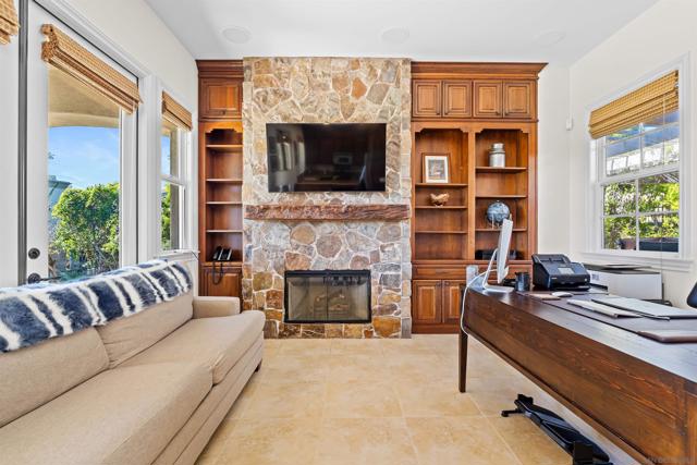 301 Cantle Lane, Encinitas CA: https://media.crmls.org/mediaz/a5bdab39-6117-46b9-bf0c-70aa51590090.jpg