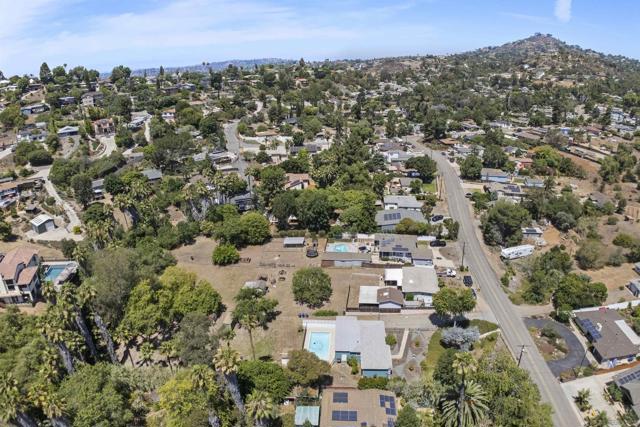 10705 Louisa Dr., La Mesa CA: https://media.crmls.org/mediaz/a5bdb2b2-1c78-462d-8d9f-e2949a1c444b.jpg