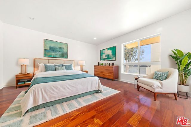 1020 Hilldale Avenue, West Hollywood CA: https://media.crmls.org/mediaz/a5be303e-5854-44b6-9d51-cb0a4b04475a.jpg