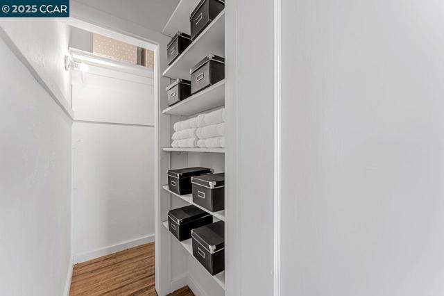 654 Mandana Blvd, Oakland, California 94610, 1 Bedroom Bedrooms, ,1 BathroomBathrooms,Condominium,For Sale,Mandana Blvd,41086148