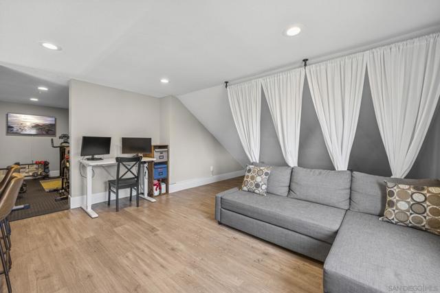 1198 Gazania Ct, San Marcos CA: https://media.crmls.org/mediaz/a5be9d7f-ad9f-49dd-85f2-9698aed05b82.jpg