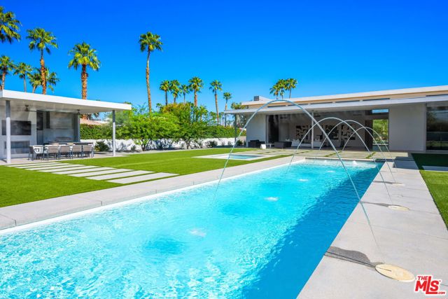 6 Big Sioux Road, Rancho Mirage CA: https://media.crmls.org/mediaz/a5bf1a6c-22f7-499e-b178-cd11cda303c0.jpg