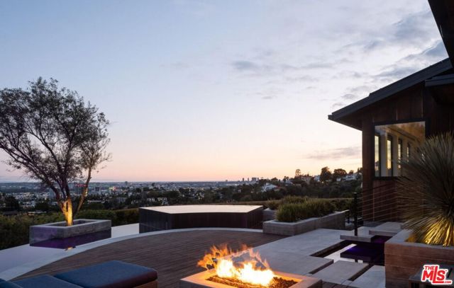 2532 Canyon Oak Dr, Los Angeles CA: https://media.crmls.org/mediaz/a5bf6b22-5307-4fac-8434-fb92bf9e0d03.jpg