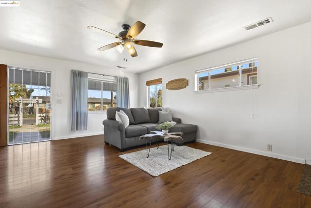 3474 Camino Diablo, Byron CA: https://media.crmls.org/mediaz/a5bf9acc-f4ae-482c-97c2-16f48ce92c53.jpg