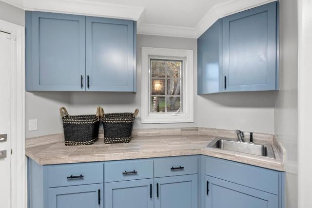 13206 Wright Way, Los Altos Hills CA: https://media.crmls.org/mediaz/a5bfa0dd-7b37-42f5-a676-79fb20ff3135.jpg