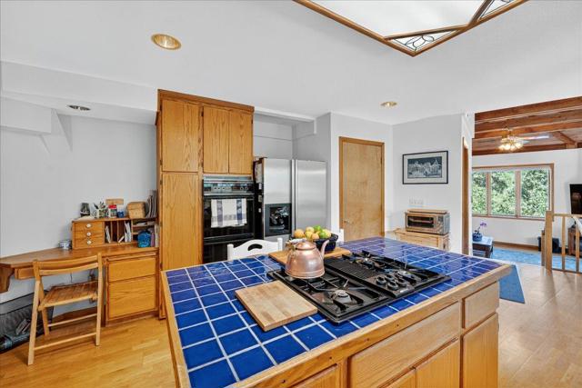 5224 Twin Falls Road, Morgan Hill CA: https://media.crmls.org/mediaz/a5bfe46f-dec9-456c-bf9a-d8c690f99ff0.jpg