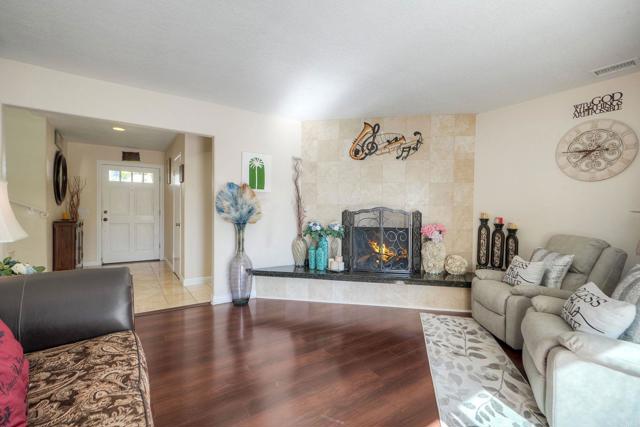 Detail Gallery Image 16 of 59 For 10629 Meadow Glen Way E, Escondido,  CA 92026 - 4 Beds | 2/1 Baths