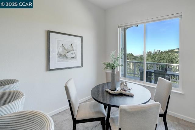 2916 Saklan Indian Dr, Walnut Creek CA: https://media.crmls.org/mediaz/a5c02934-5115-402b-a43b-d387d1bc9ba9.jpg