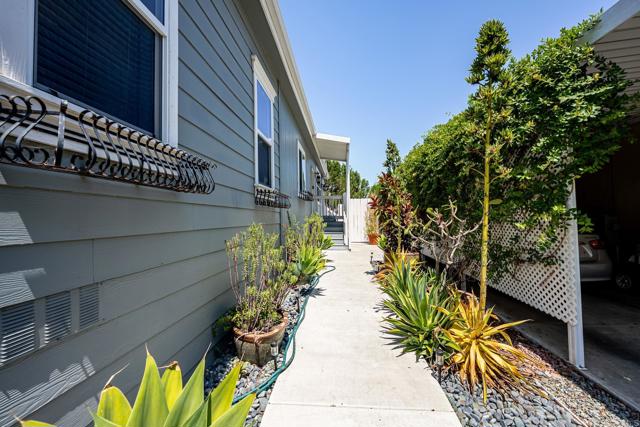 4650 Dulin Road, Fallbrook CA: https://media.crmls.org/mediaz/a5c06b94-5c77-424e-8734-a21e009c45dc.jpg