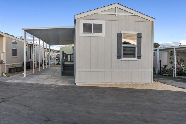 1146 Birch Avenue, Seaside CA: https://media.crmls.org/mediaz/a5c06dc3-1fe3-418d-be92-b9595c654ce8.jpg