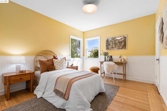 2451 Carmel St, Oakland CA: https://media.crmls.org/mediaz/a5c1368d-d382-44d1-ad1f-d6dafdbd2239.jpg