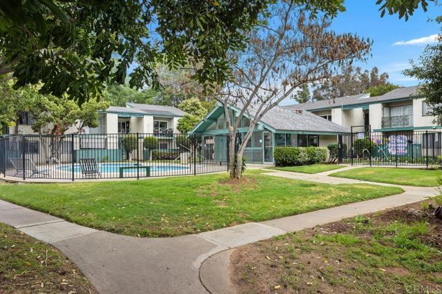 1811 E Grand Avenue, Escondido CA: https://media.crmls.org/mediaz/a5c158cb-9f11-4e0a-b539-89a3116b5b75.jpg