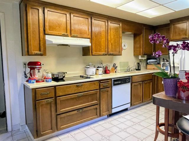 8354 Charbono Court, San Jose CA: https://media.crmls.org/mediaz/a5c24cf6-d986-4d2f-95ec-d0fdacf6d780.jpg