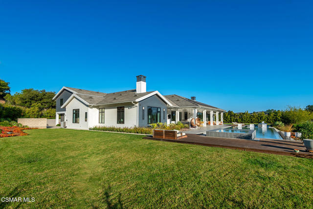2111 High Knoll Circle, Thousand Oaks CA: https://media.crmls.org/mediaz/a5c25bd5-bc8d-496d-95a7-10203f567fdc.jpg