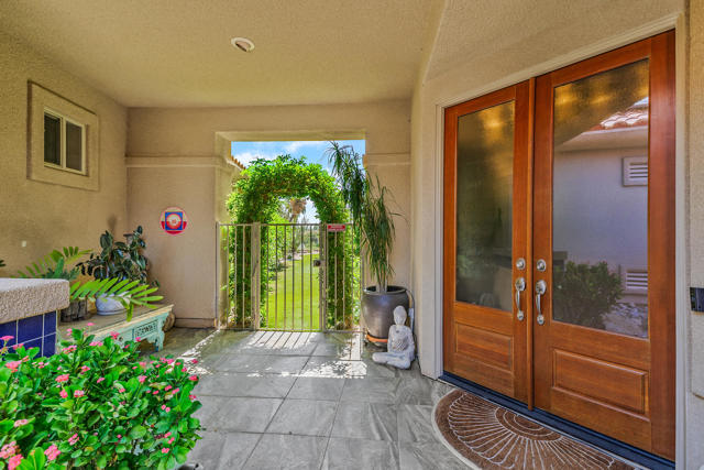 187 Kavenish Drive, Rancho Mirage CA: https://media.crmls.org/mediaz/a5c2788a-419e-4844-a6e3-cb9cb4f3efa5.jpg