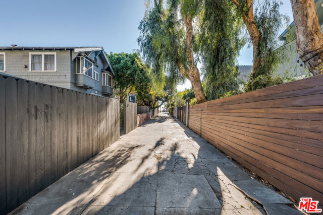 24 20th Avenue, Venice CA: https://media.crmls.org/mediaz/a5c2f9ba-f9ad-4bd0-8452-8197c97ff248.jpg