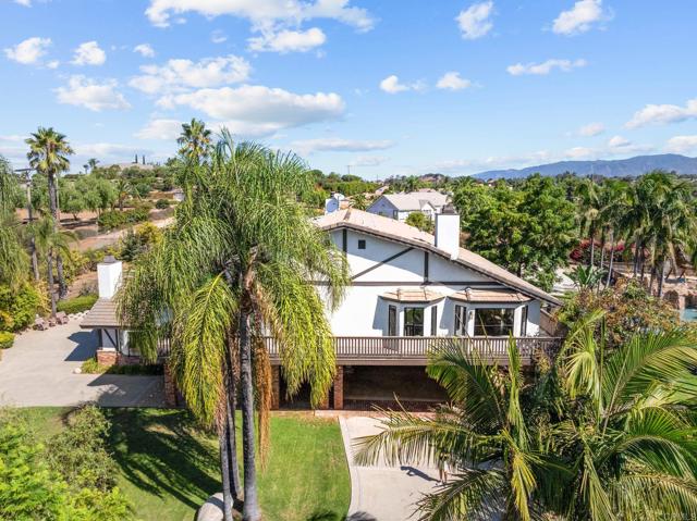 31121 Stardust Ln, Valley Center CA: https://media.crmls.org/mediaz/a5c32ac2-c5ca-42b9-8d54-dafd803f5271.jpg