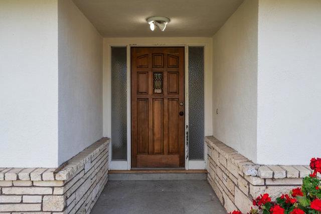 1080 Fairview Road, Hollister CA: https://media.crmls.org/mediaz/a5c3bb1b-5d95-4b93-b90b-86ce612f21b5.jpg