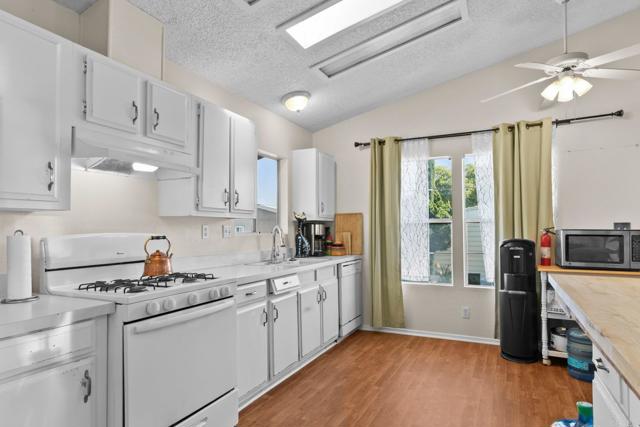 Detail Gallery Image 9 of 30 For 13162 Highway 8 Business #200,  El Cajon,  CA 92021 - 2 Beds | 2 Baths