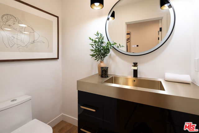 1363 S Curson Avenue, Los Angeles CA: https://media.crmls.org/mediaz/a5c42768-c682-4b51-a656-0e813094692f.jpg