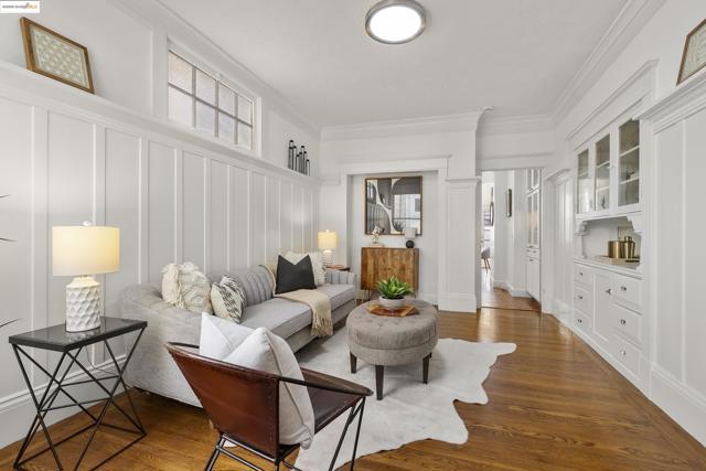 3555 17th St., San Francisco CA: https://media.crmls.org/mediaz/a5c471c4-243e-427a-9c24-f893dd6acb07.jpg