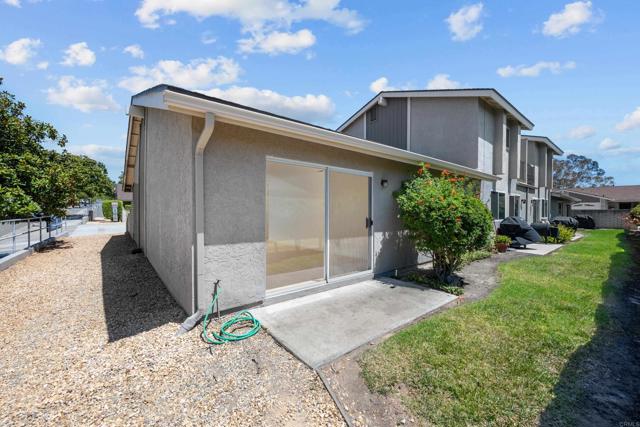 3625 Vista Oceana, Oceanside CA: https://media.crmls.org/mediaz/a5c4c962-fdd0-479f-99e1-ce4054fd3a7a.jpg