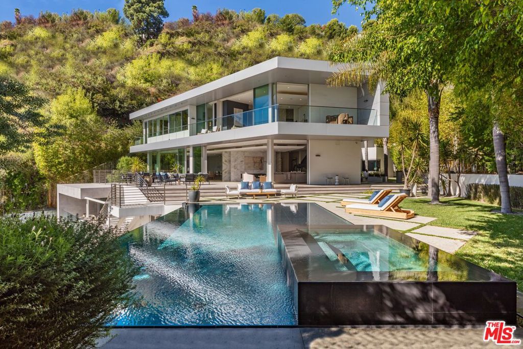 1895 Rising Glen Road