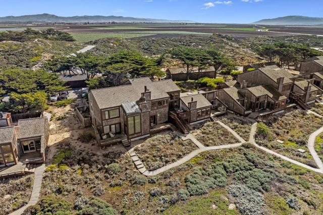 116 Monterey Dunes Way, Moss Landing CA: https://media.crmls.org/mediaz/a5c5c111-7a78-4d95-982a-31d1b4c71c77.jpg