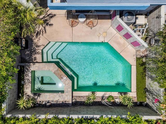 3552 Melody Lane, Palm Springs CA: https://media.crmls.org/mediaz/a5c76cb2-f45c-4f4f-90b1-bda64a6b3413.jpg