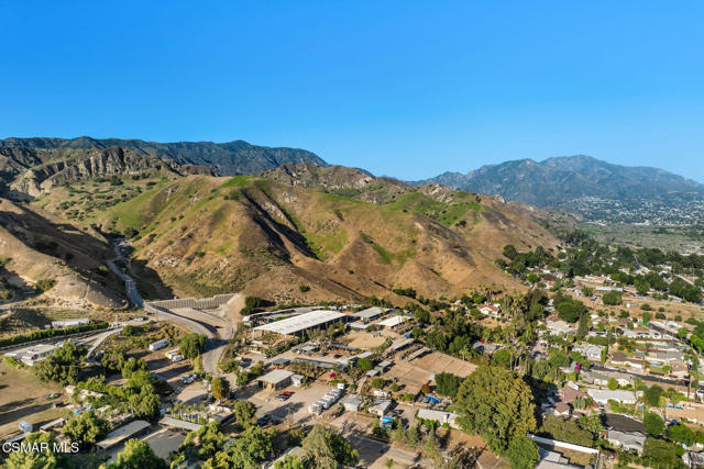 11270 Dominica Avenue, Lakeview Terrace CA: https://media.crmls.org/mediaz/a5c81059-0507-4dcc-9ecc-c050de629de1.jpg