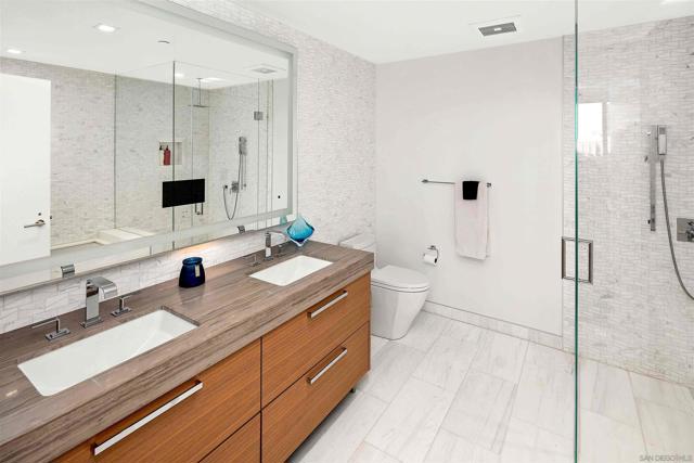 Image 16 of 49 For 888 E Street  501