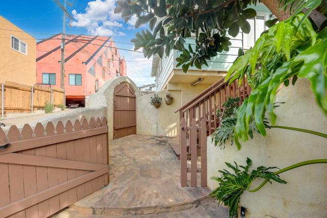 4375 77 Arizona St, San Diego CA: https://media.crmls.org/mediaz/a5c8af7b-d579-41b3-b8cd-ff19aa832228.jpg