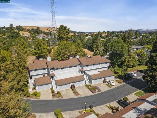 321 Via Cordova Ln, Martinez CA: https://media.crmls.org/mediaz/a5c91bc5-6347-4b40-bdd5-44f0fb0483d8.jpg
