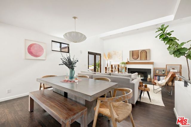 505 Pier Avenue, Santa Monica CA: https://media.crmls.org/mediaz/a5c98fac-2a34-4e7a-a2f2-978106908f36.jpg