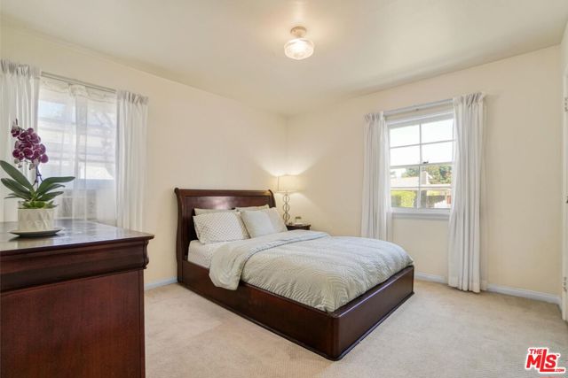 2577 Wellesley Avenue, Los Angeles CA: https://media.crmls.org/mediaz/a5cb2fe8-9bcb-4d5a-9e72-dc74cc570791.jpg
