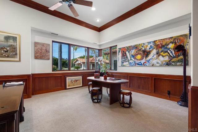 18050 Rancho La Cima Corte, Rancho Santa Fe CA: https://media.crmls.org/mediaz/a5cc7b5d-e554-4364-b263-b1ee1c37764f.jpg