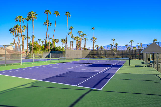 239 Santa Barbara Circle, Palm Desert, CA 92260