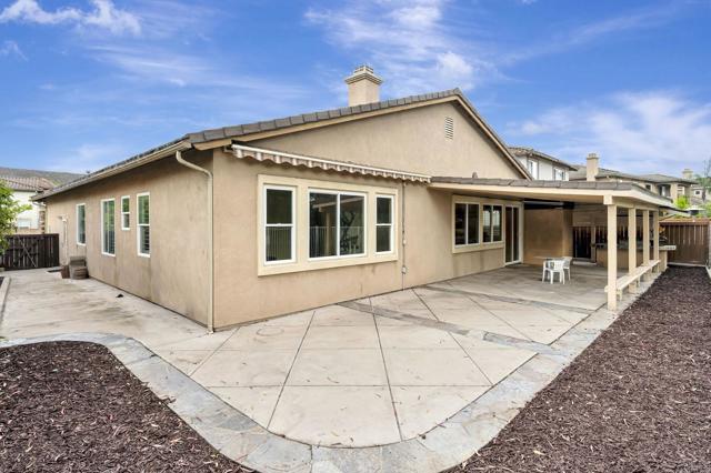 2706 VALLEYCREEK CIR, Chula Vista CA: https://media.crmls.org/mediaz/a5cd25c2-ed27-4cf4-8e0c-10499e92ab87.jpg
