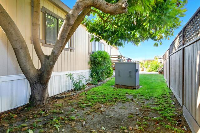 1117 Baldwin Street, Salinas CA: https://media.crmls.org/mediaz/a5cd46c2-4033-4056-997b-cfedfcb2d006.jpg