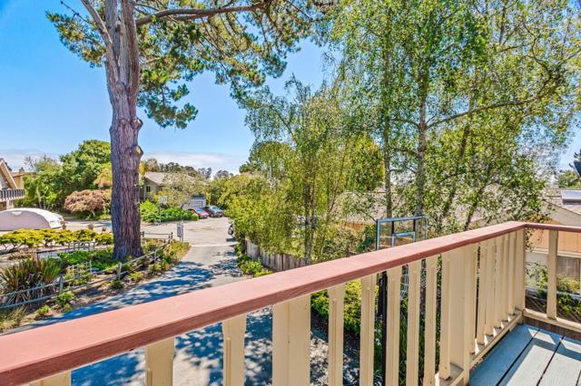 135 Seabreeze Place, Aptos CA: https://media.crmls.org/mediaz/a5cd4de3-e56f-4b87-a03c-a4bbebc154d8.jpg