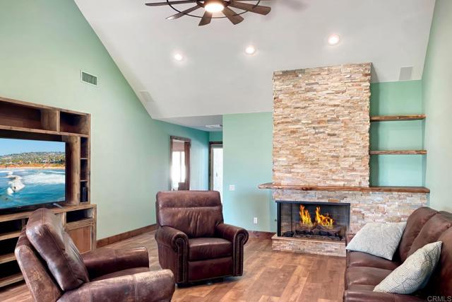 14787 Caminito Orense Oeste, San Diego CA: https://media.crmls.org/mediaz/a5cd8b4c-9cd1-4aa7-a863-ccf79ad4a096.jpg