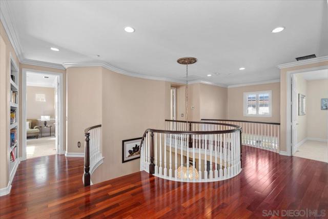 515 Verbena Ct, Encinitas CA: https://media.crmls.org/mediaz/a5ce40ba-b980-457d-acd7-6e81293bb887.jpg