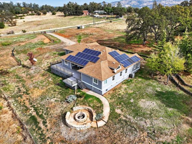 35 Blazeford Gulch, Oroville CA: https://media.crmls.org/mediaz/a5d000e2-1983-479f-9161-4cfa2a8f5396.jpg