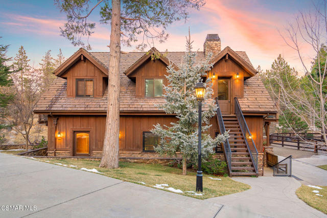 32310 Hummingbird Court, Running Springs CA: https://media.crmls.org/mediaz/a5d097b5-4b52-4129-b7b2-db89e2965dff.jpg