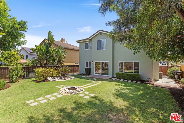 7725 Victoria Avenue, Inglewood CA: https://media.crmls.org/mediaz/a5d12509-2dd2-41e6-a09a-5d32966f6563.jpg