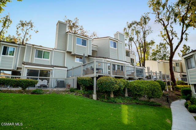 1228 S Westlake Boulevard, Westlake Village CA: https://media.crmls.org/mediaz/a5d1395a-fc77-447b-905a-b8030c346c42.jpg